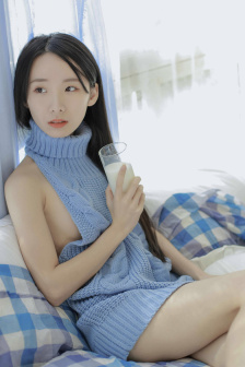被几个老板摁在办公室里做